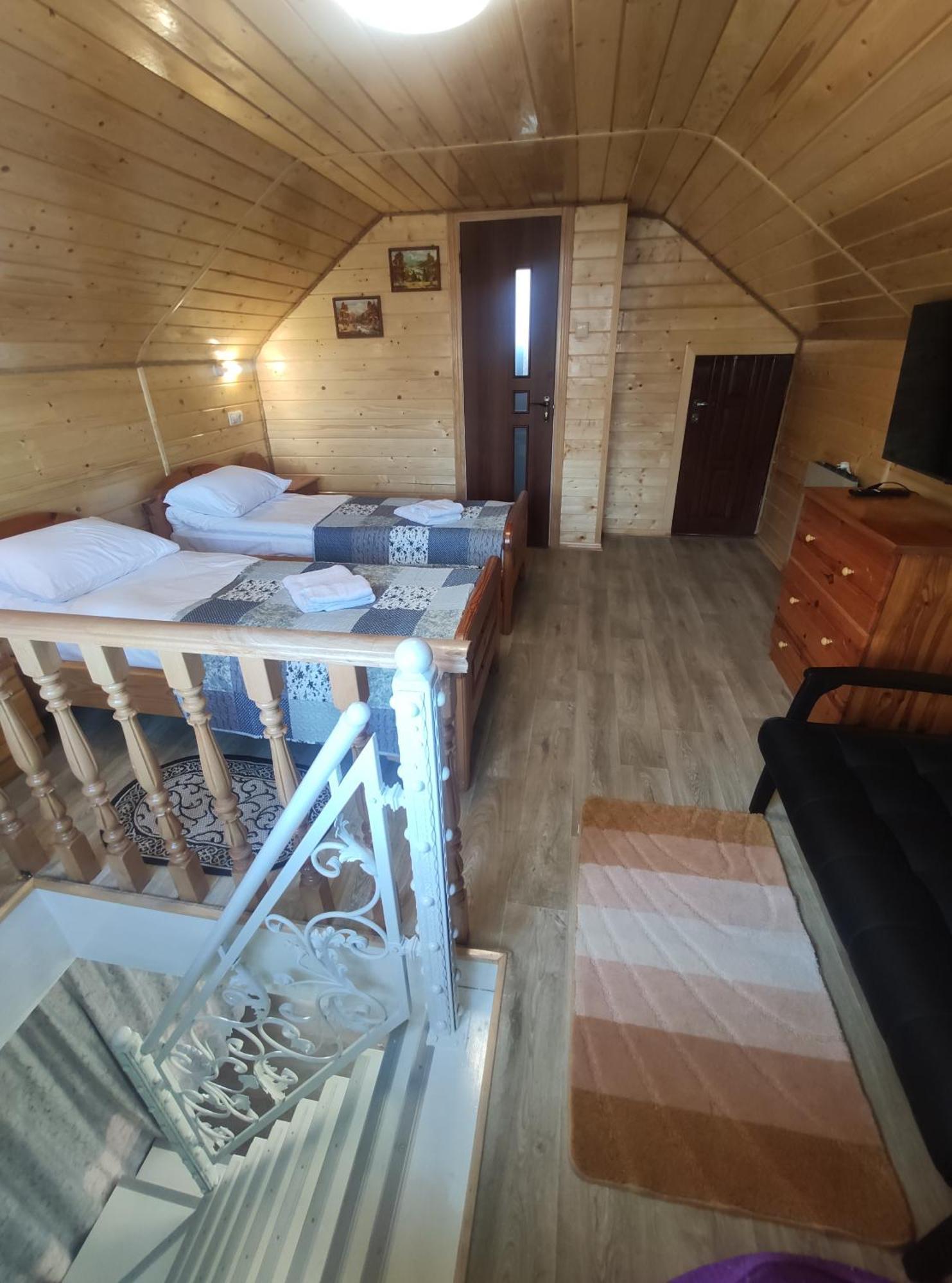 "У Пасічника" Котедж Для Сім'Ї Yaremche Luaran gambar